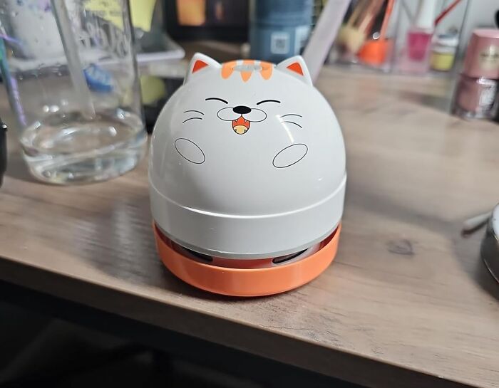 Try This Adorable Mini Desktop Vacuum Cleaner If Your Space Is Looking Like A Cat-astrophe