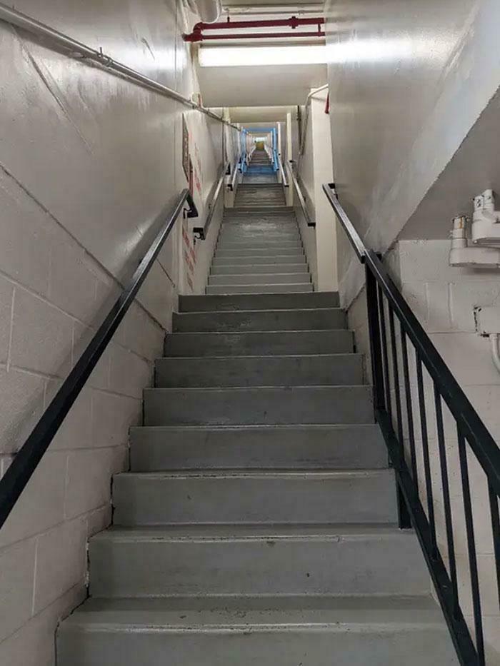 Stairway In Hotel Goes Forward 13 Floors Without Any Switchbacks