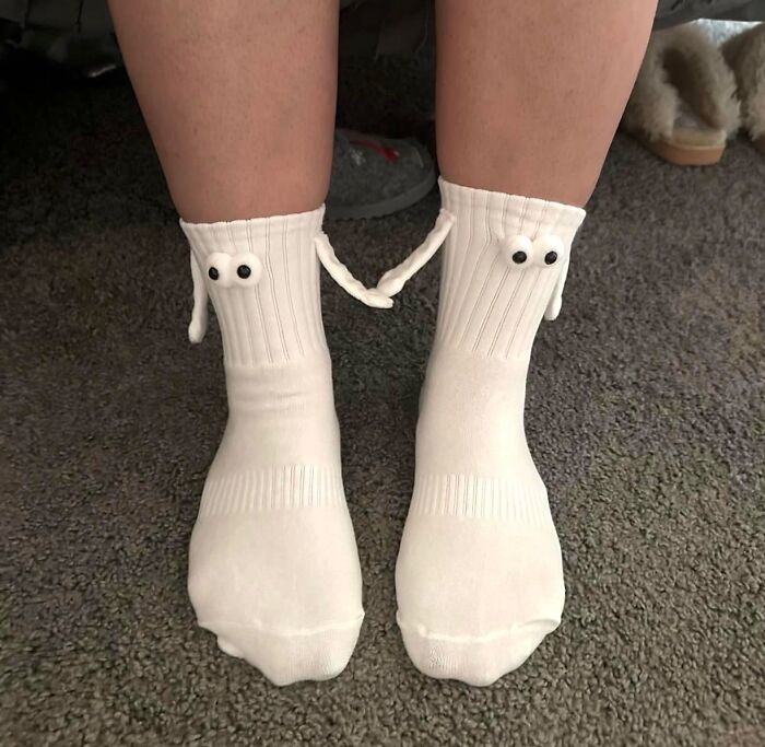 These Magnetic Holding Hands Socks Will Make Your Toes Feel Like 10 Best Friends On A Camping Trip 
