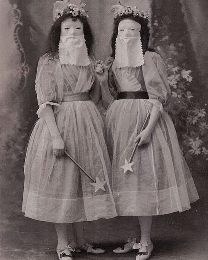Faerie Sisters. Cabinet Card Photo From Around Early 1890s