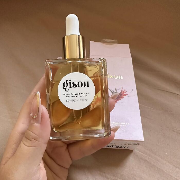 You Will Be Feeling Like A Queen Bee Thanks To This Gisou Honey Infused Hair Oil 
