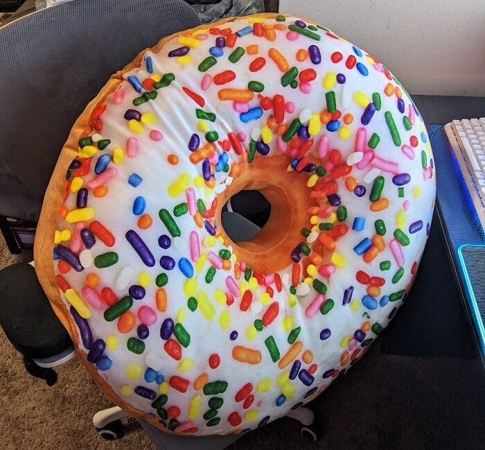  Sprinkle Donut Throw Pillow : Do You Have A Cop Friend With An Upcoming Birthday?