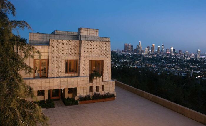 The Frank Lloyd Wright Ennis House In Los Angeles, Ca