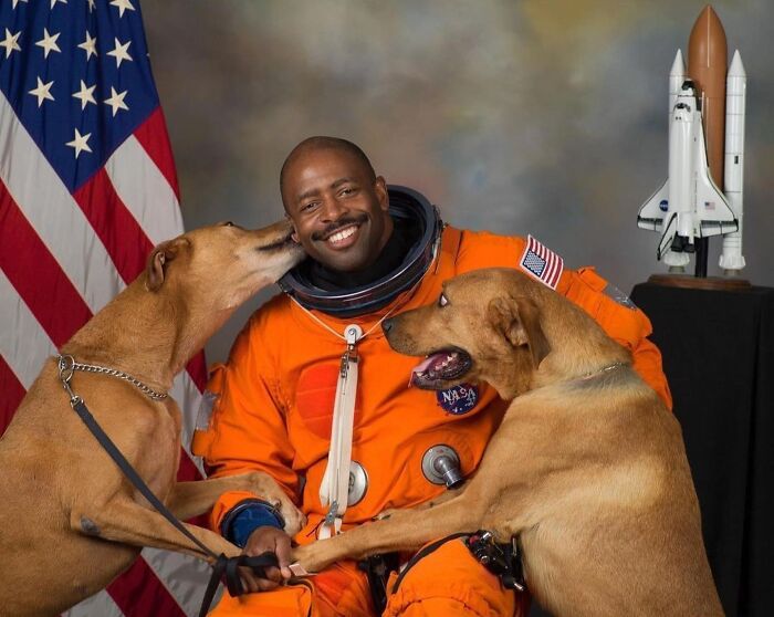 This Is The Official Nasa Portrait For Now Retired Astronaut Leland Melvin