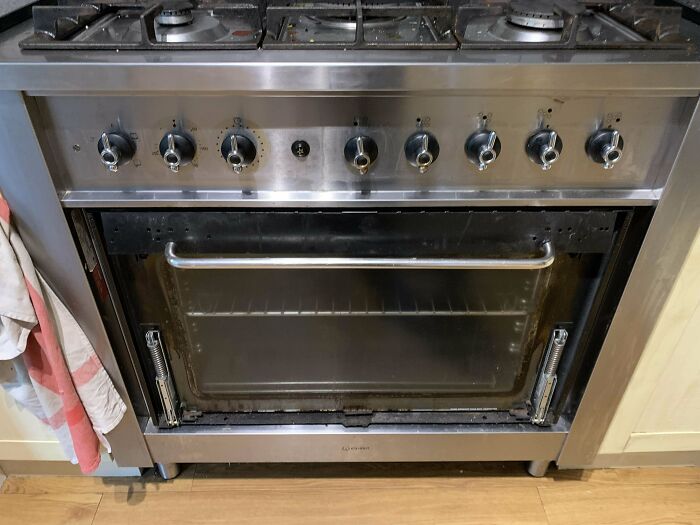 Is This Oven Safe And Acceptable As Stated By Landlord?