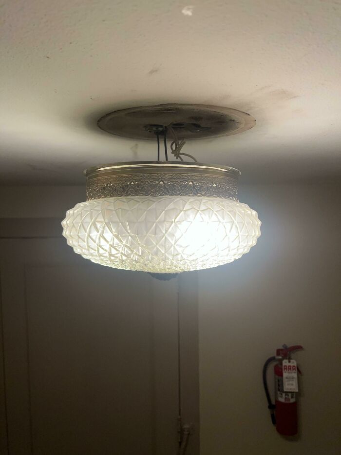 Is This Detached Ceiling Light Potentially Dangerous? Probably Manager Has Not Responded To My Requests To Fix It For 2 Weeks