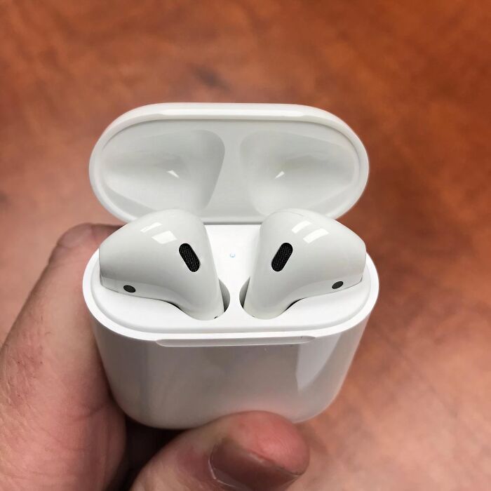 Your Perfect Audio Companion Apple AirPods 2nd Gen With Easy Setup And Endless Music