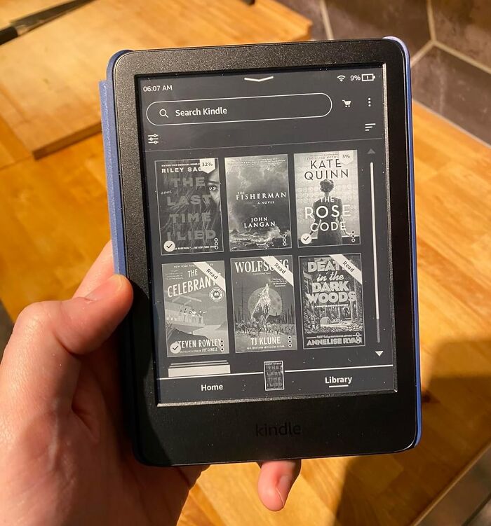 The Lightest Kindle On The Market Lets Your Dad Read Romance Novels Discreetly