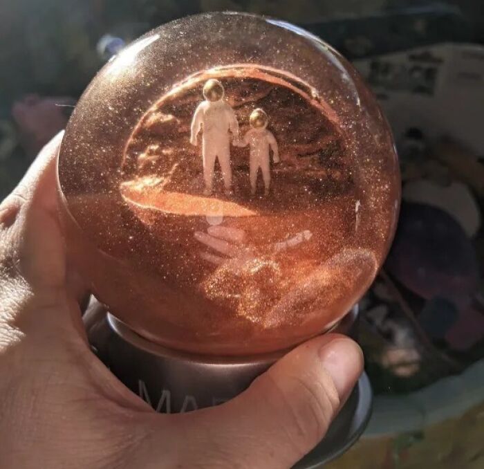Explore The Red Planet From Your Desk With This Enchanting Mars Dust Globe 