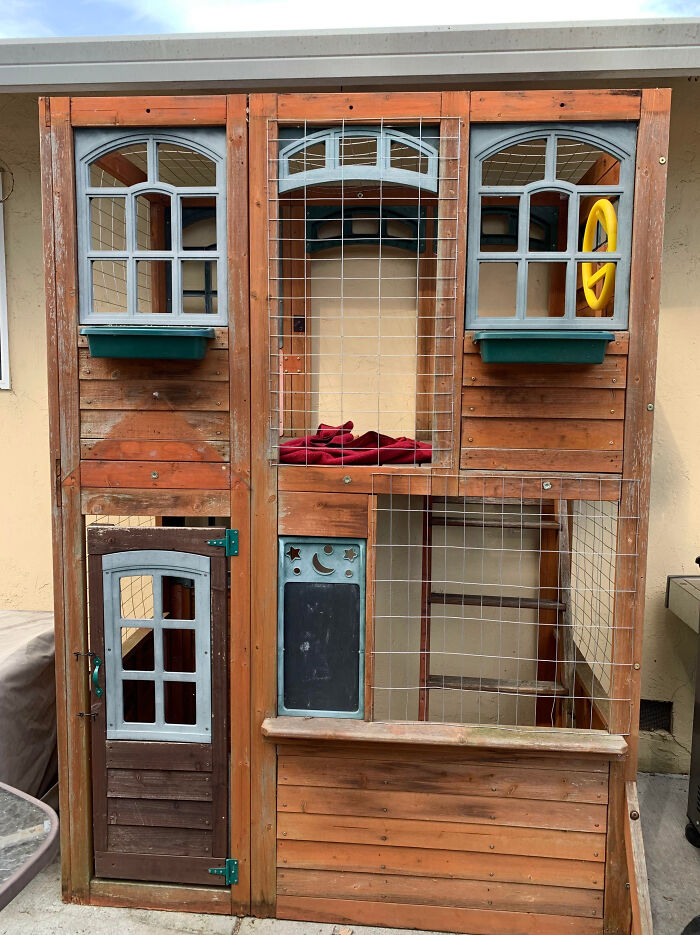 Reusing The Kids' Playhouse As A Catio