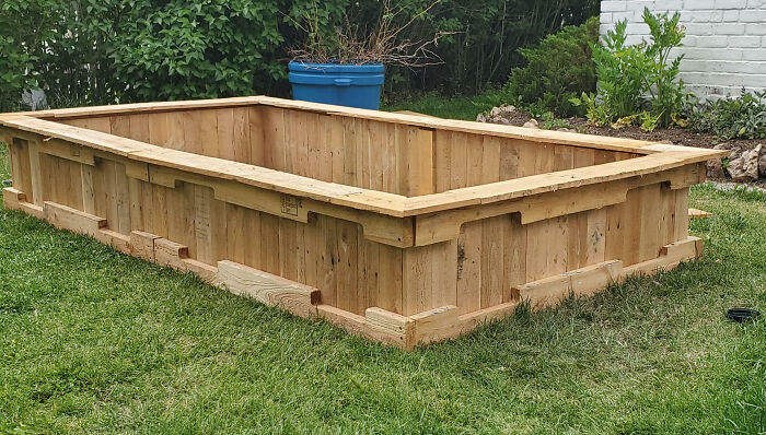 Repurposed Pallets For A Raised Bed. $9 Total, Spent On Fasteners And Hardware, With Half Left Over