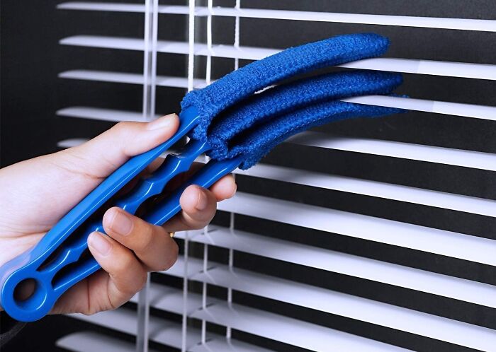 Stop Damaging Your Blinds And Use This Blind Cleaner Duster Brush Instead