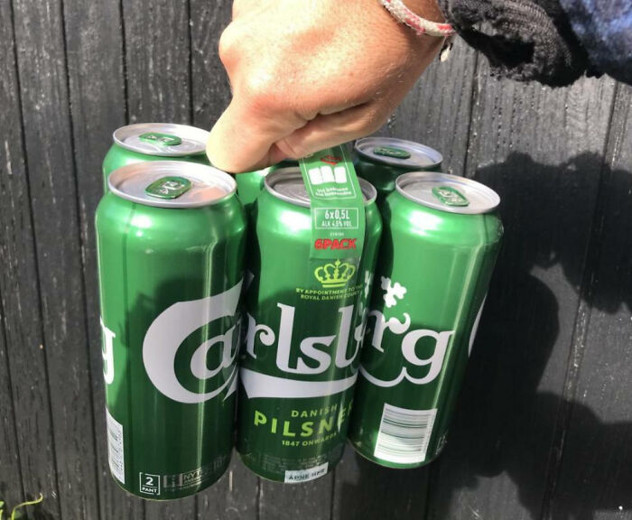 Carlsberg Beers Glued Together With Environmentally Friendly Glue To Reduce Waste