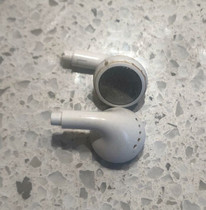 Mi hijo de 4 años le ha hecho unos airpods que regalar a su madre cortando el cable de mis auriculares