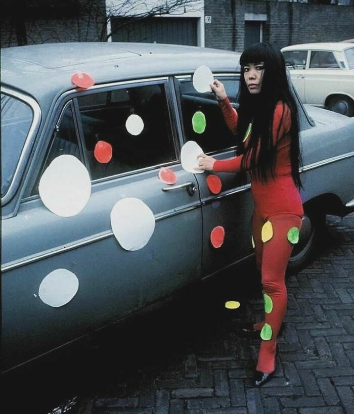 Yayoi Kusama In 1965 At The Orez Gallery In The Hague