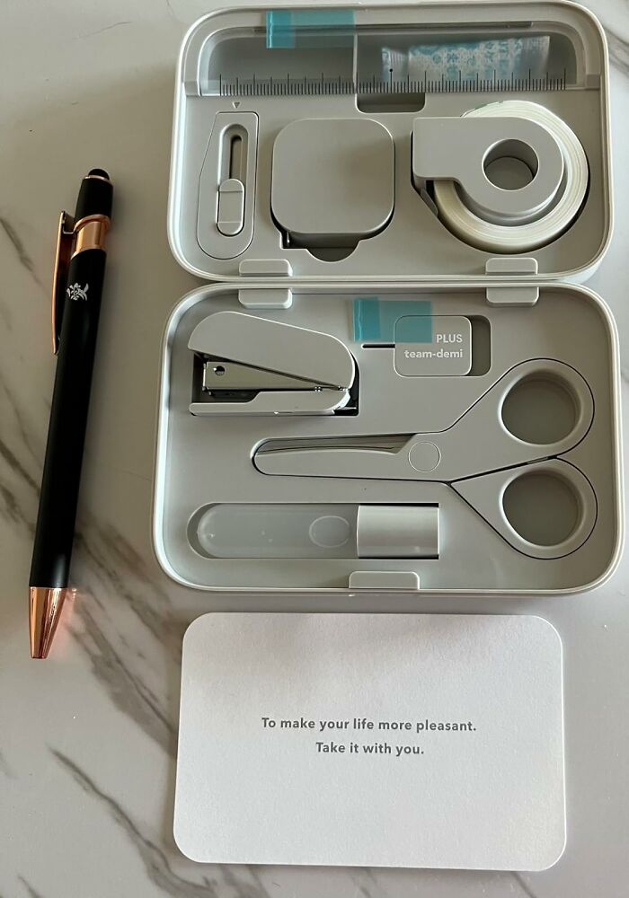 This Adorable Stationary Kit Is Compact And Sleek, Everything That Normal Stationary Is Not 