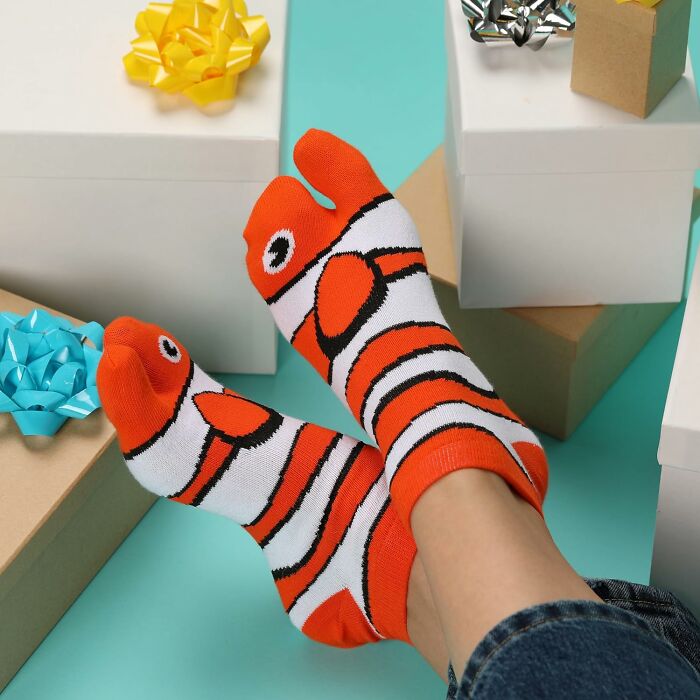  Nemo Socks : You Will Probably Need The Help Of A Little Blue Fish To Find The Other Sock After Laundry Day