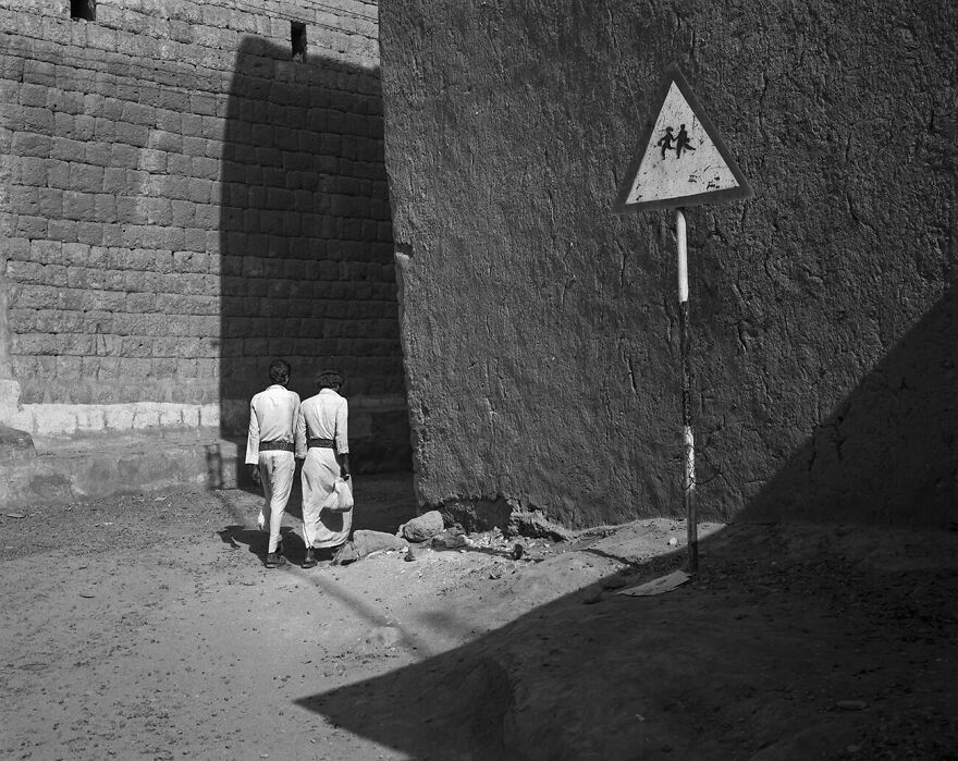 Orchestrated Friendship -Sanaa - Yemen 1991 © Lieven Neirinck