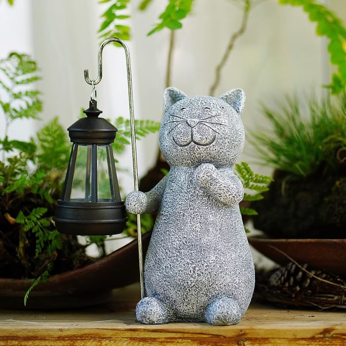 This Cat Figurine Solar Lamp Will Put Your Porch In A New Light