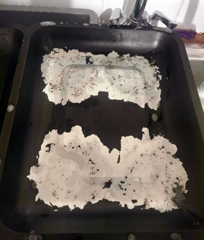 I Asked My 10-Year-Old To Clean The Baking Tray