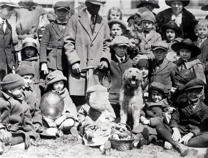 Children Pose On The Front Lawn Of The White House For A Picture With Laddie Boy, The Harding Family Pet Airedale Terrier