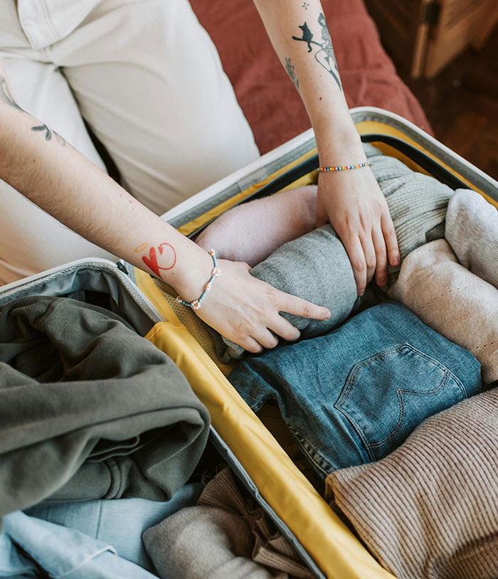 “This Breaks My Heart”: People Stunned—And Angry—After Woman Buys Lost Luggage From Airport