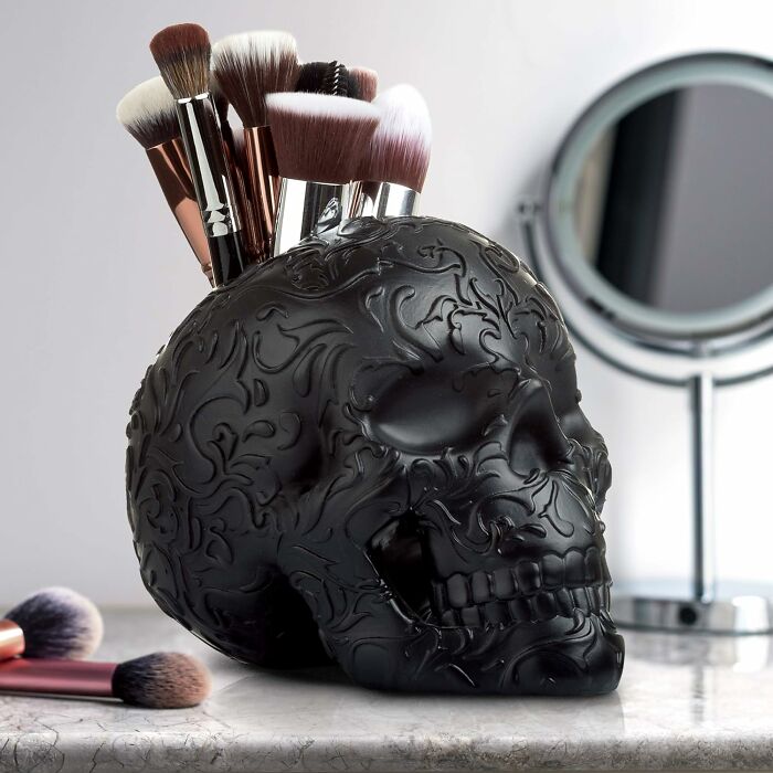 This Skull Shaped Make-Up Brush Holder Is For All The Emo-Glam Girlies That Refuse To Conform
