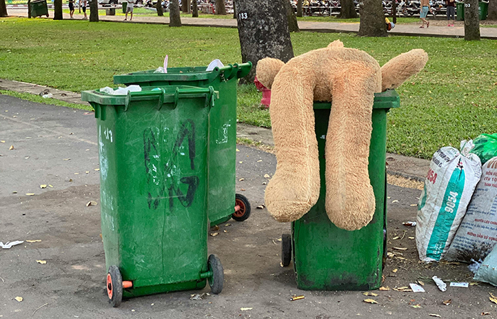 Guy Can’t Believe His GF Destroyed His LEGO Collection After He Threw Out Her Teddy Bear