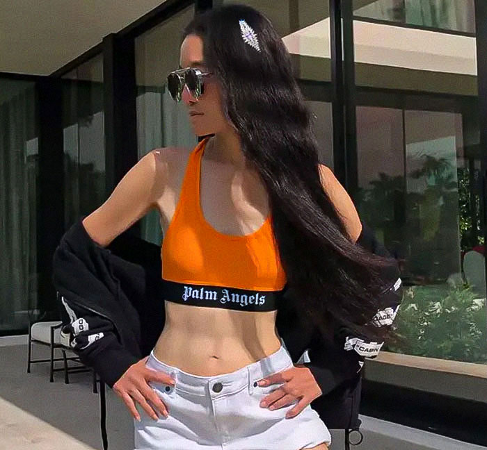 74-Year-Old Vera Wang Is “Aging Backward” As She Shares Swimsuit Pics By The Pool