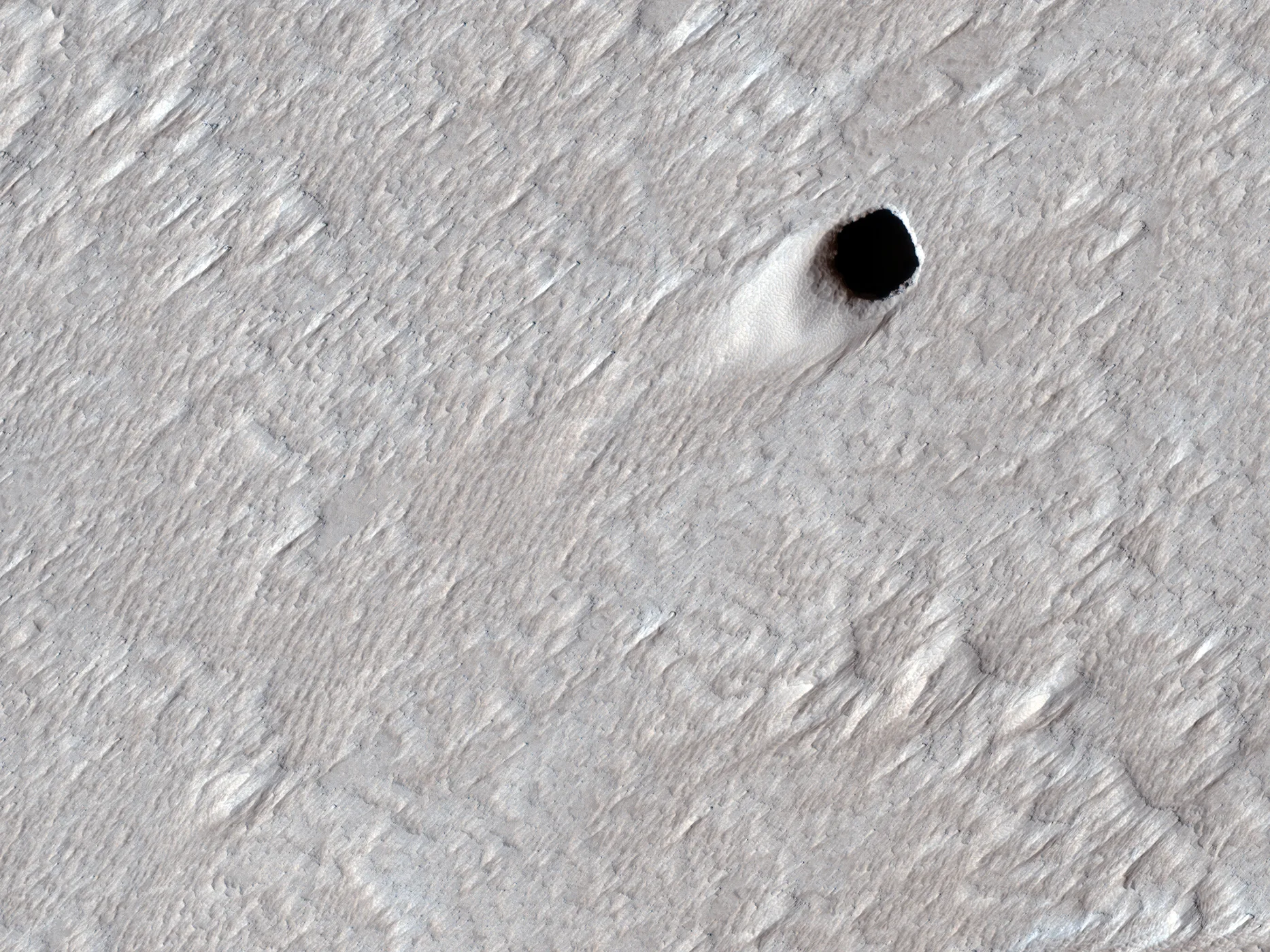 For The First Time, Water Frost Was Spotted Near Mars’s Equator