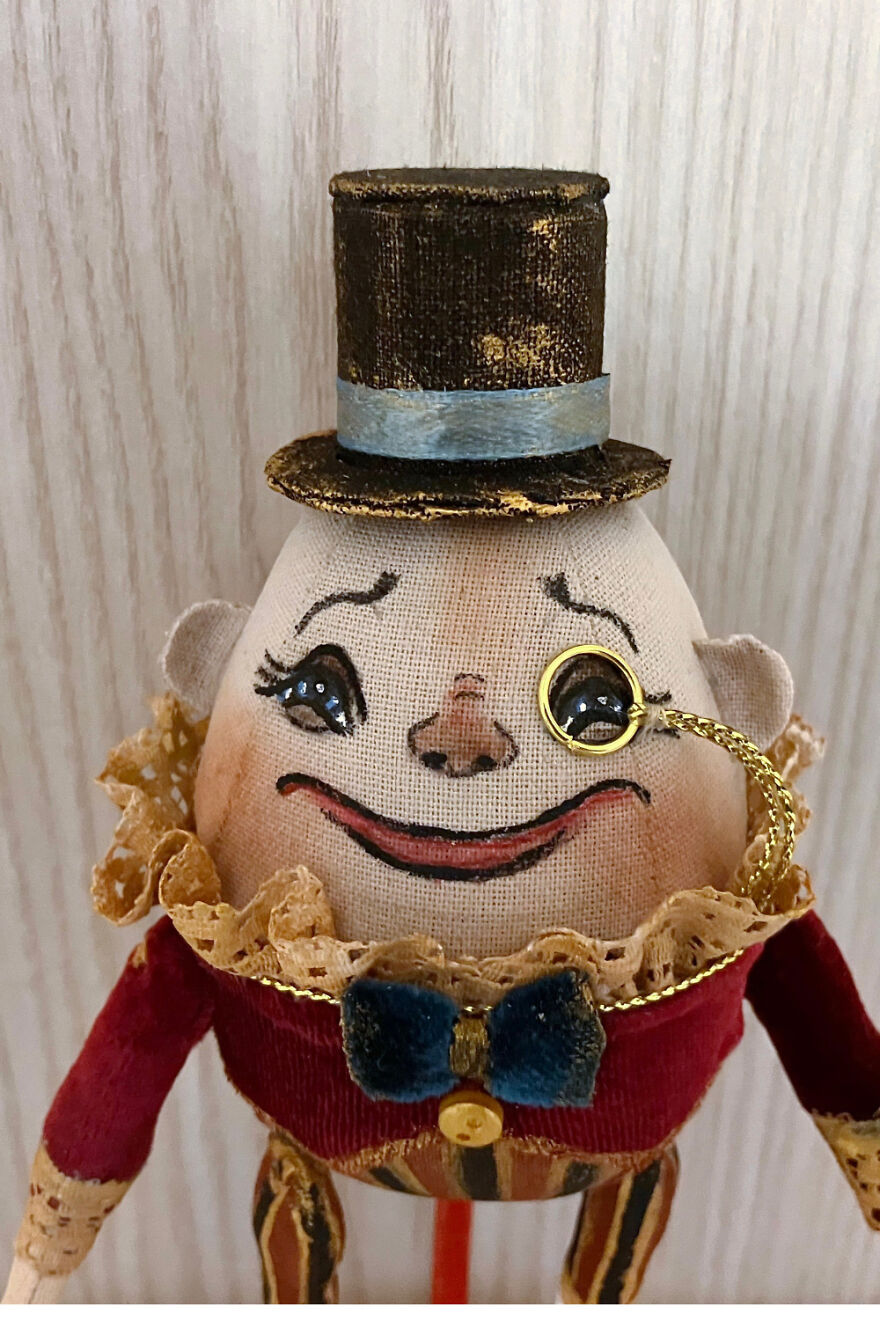 Humpty Dumpty Art Doll - Alice In Wonderland