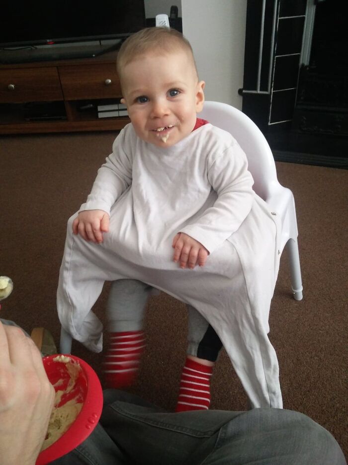 Life Hack: To Avoid Getting Your Freshly Dressed Baby Messy During Feeding Times, Use A Backwards Sleepsuit Buttoned Around The Legs Of The Baby Chair As An Effective Bib