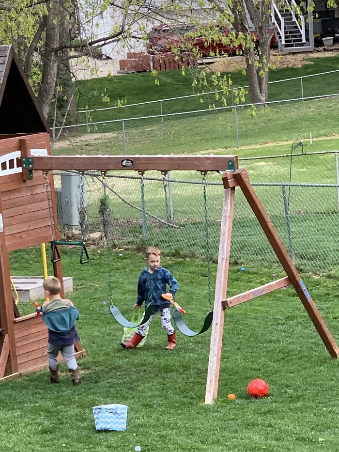 Easter Dad Hack. Give Your Kids Claws To Pick Up Easter Eggs And Enjoy A Little Extra Peace