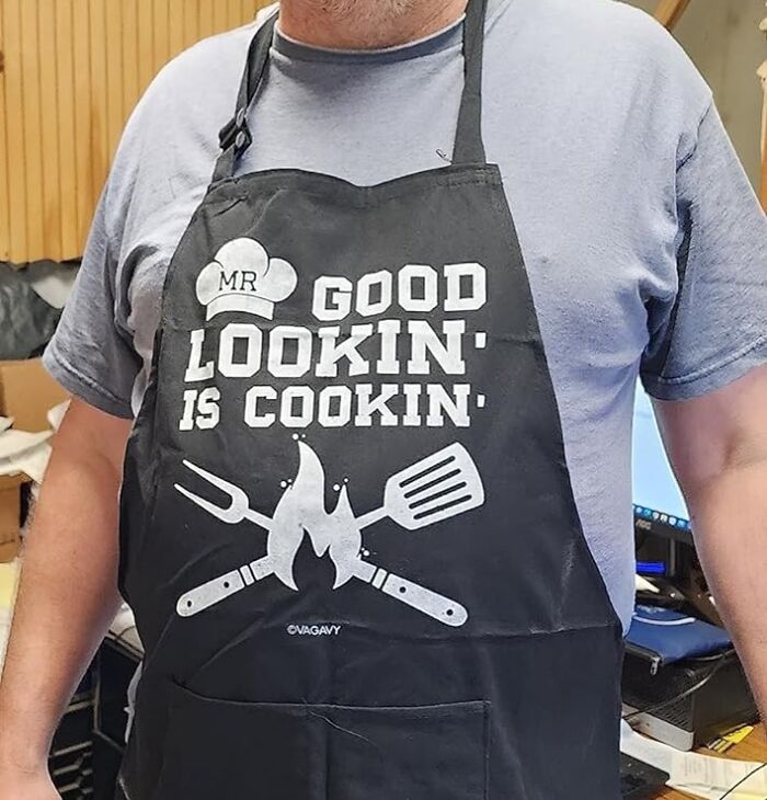 Do Slogan Aprons Ever Really Go Out Of Style? And Do Dads Even Care If They Do? 