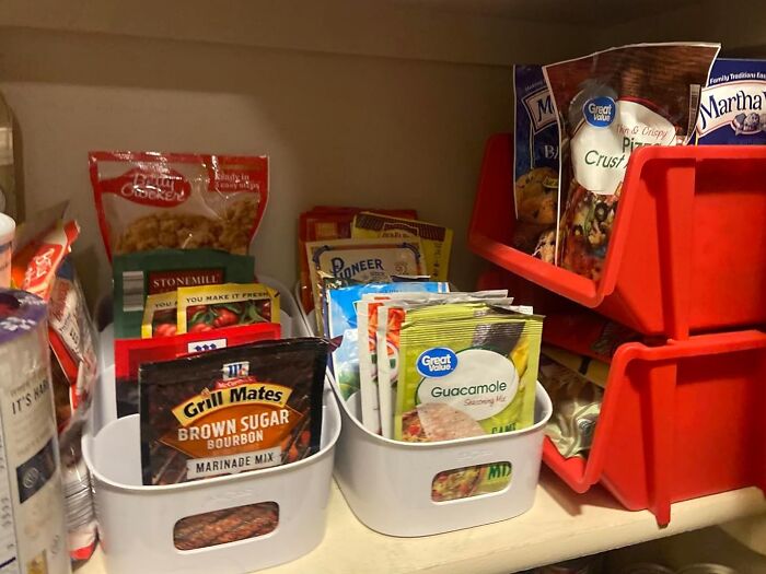 Keep Your Soups And Sauces In A Row With This Convenient Packet Organizer 