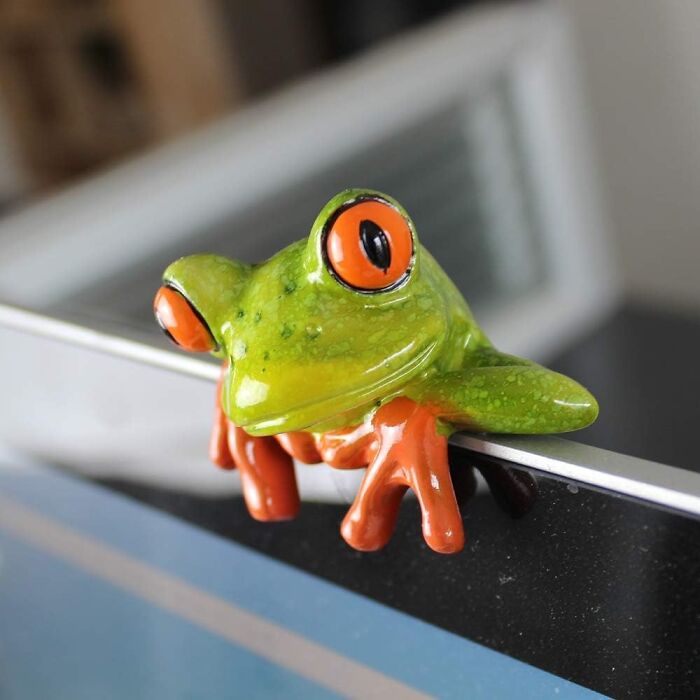 This Resin Frog Comes In A Set Of 2, Perfect If You Are Looking To Be Matchy-Matchy
