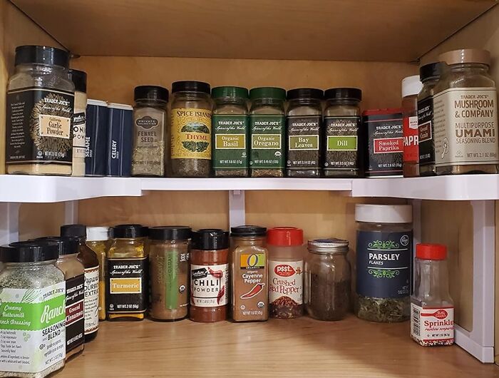 No More Lost Spices In The Back Of The Cupboard! The Spicy Shelf Deluxe Saves The Day (And Your Recipes)