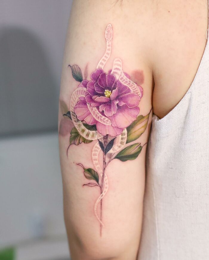 Transformative Elegance: Silo’s Exquisite Flower Tattoos And Expert Cover-UPS