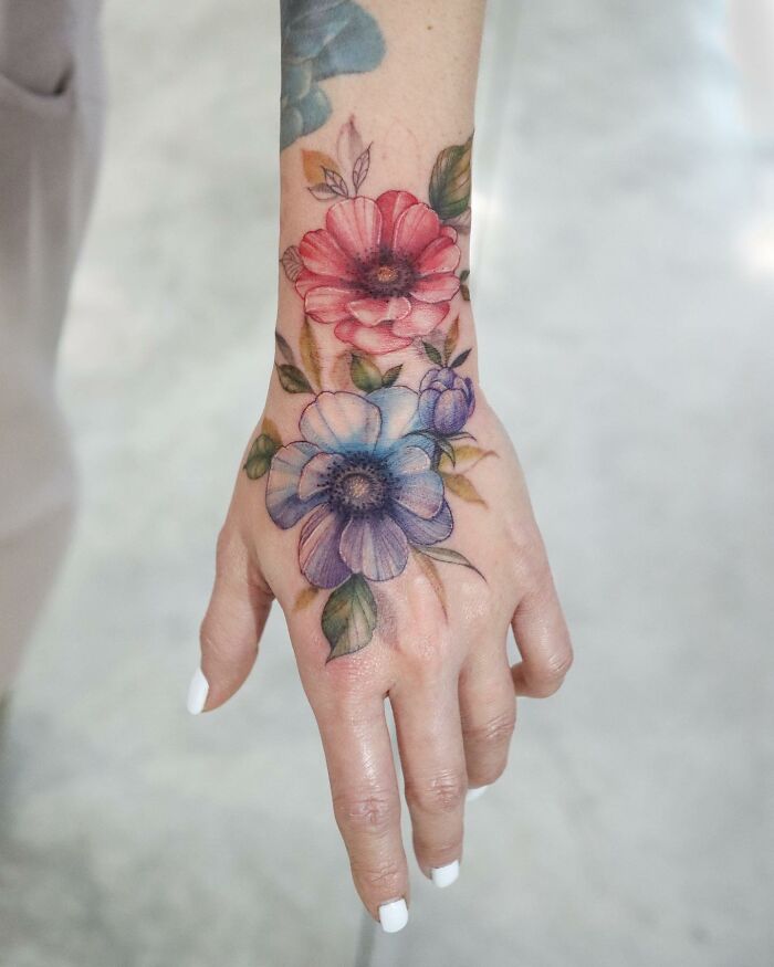 Transformative Elegance: Silo’s Exquisite Flower Tattoos And Expert Cover-UPS