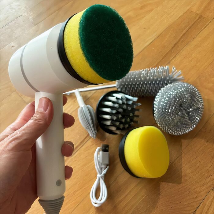 This Electric Cleaning Brush Gun Set Hits A Cleaning Bullseye Every Time 