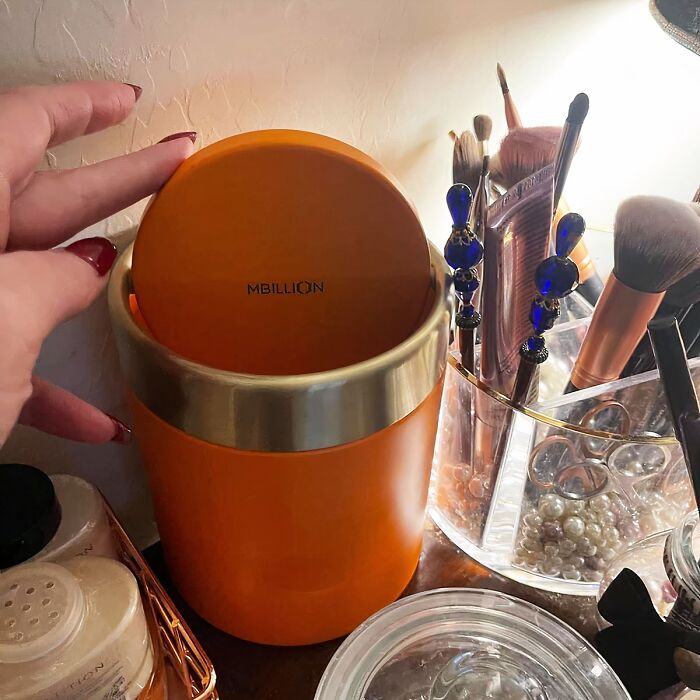 Your Desk Just Got A Mini Makeover With This Adorable Mini Trash Can With Swing Lid