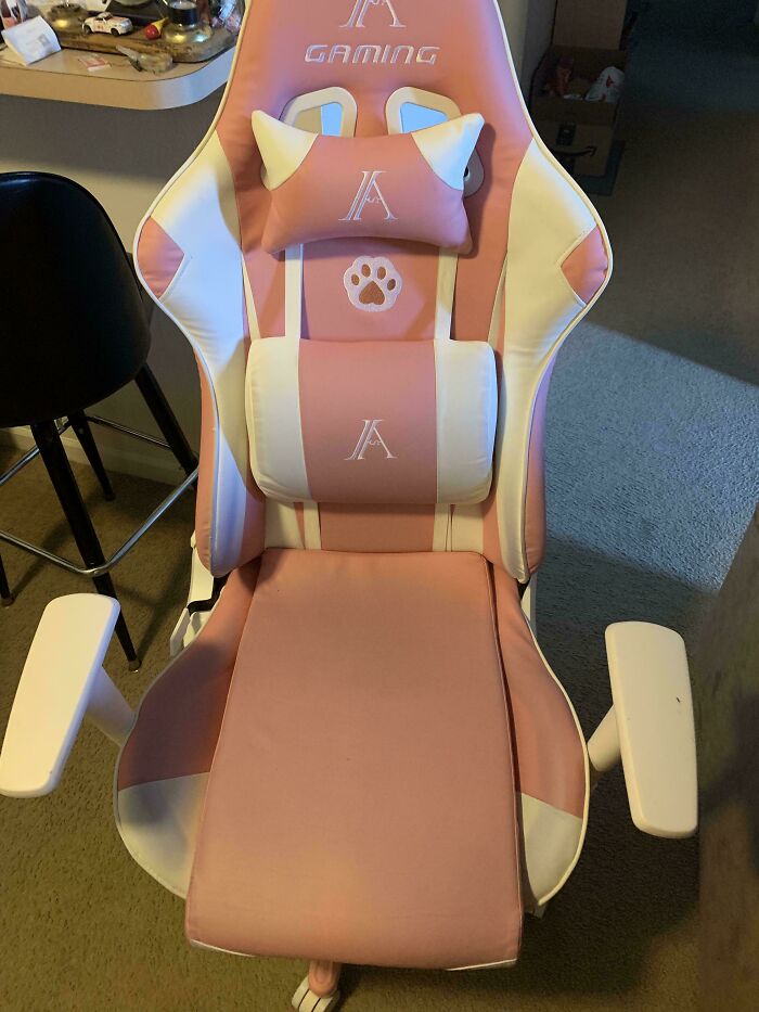 Found Another Gaming Chair By My Apartments Dumpster