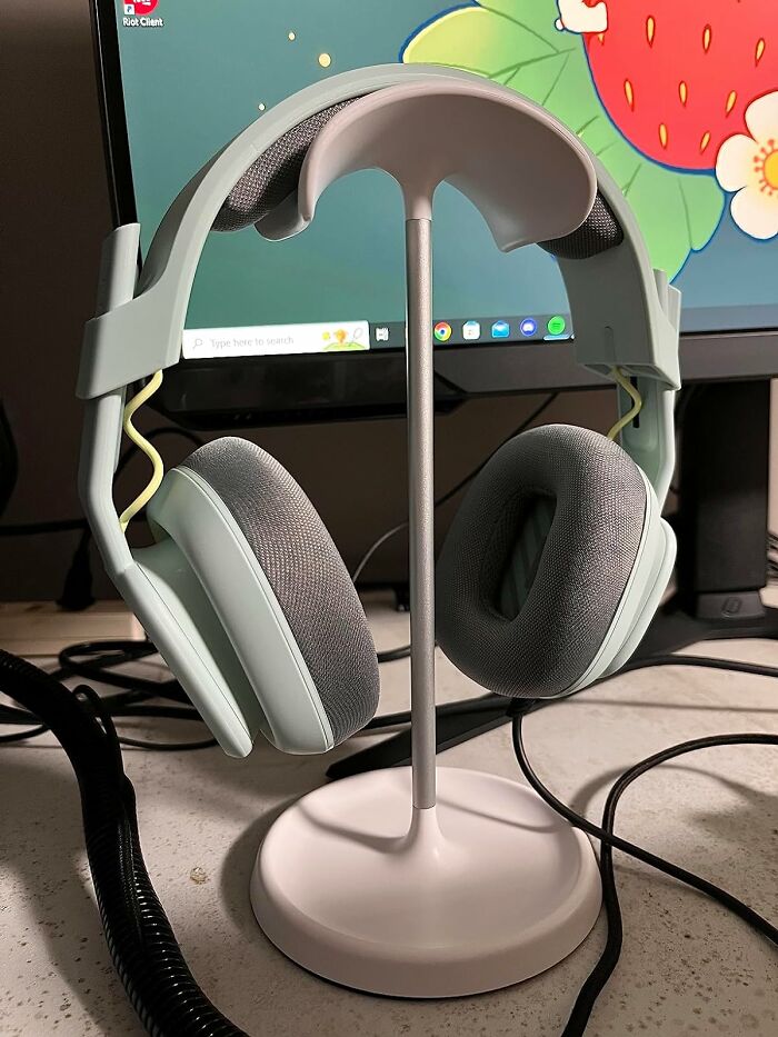 This Headphone Stand Is Both Sleek And Super Functional