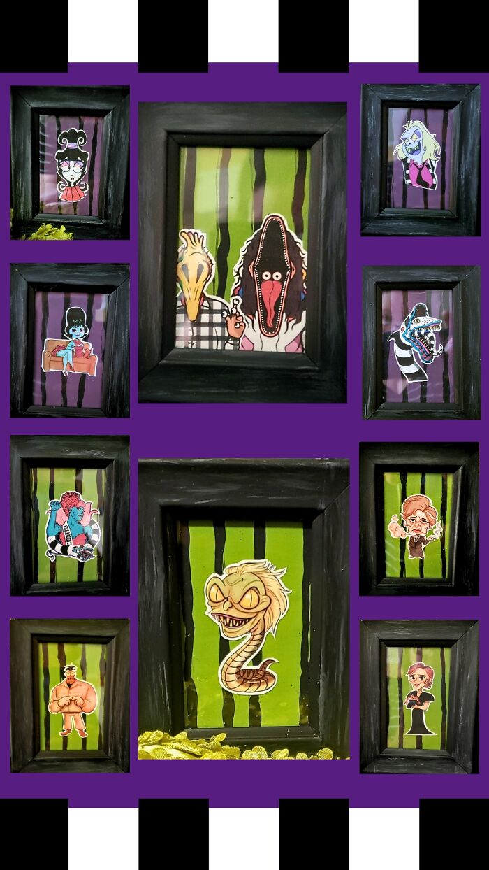 Beetlejuice Decorations: Large Wreath With Lighted Marquee And Your Favorite Characters Framed