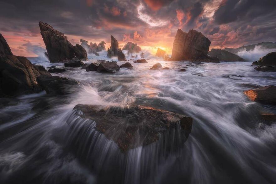 The Emotion Of The Waves And Skies By Gary Bhaztara