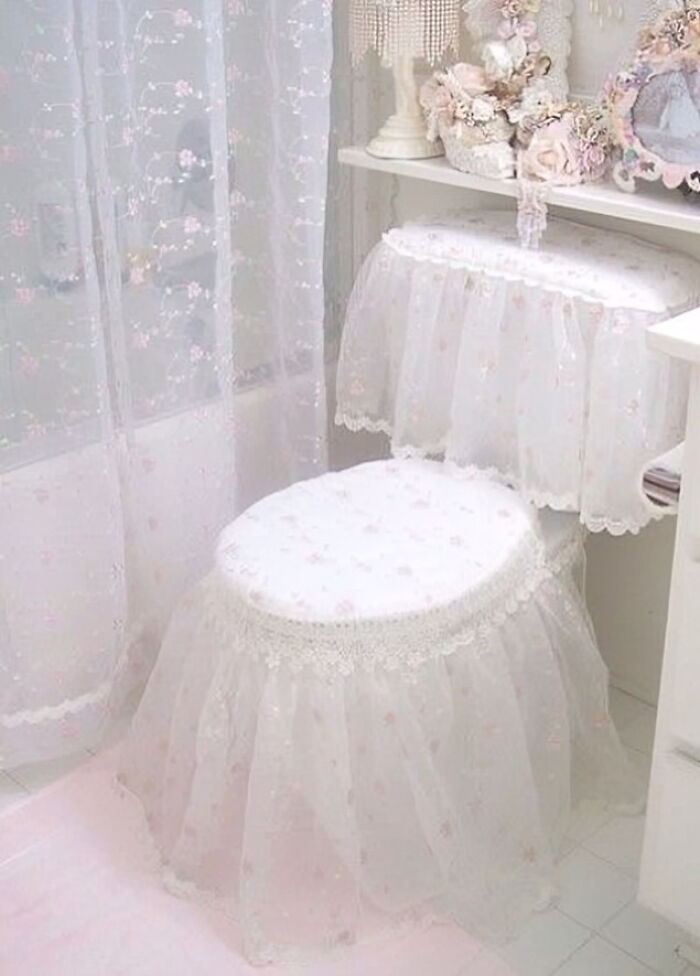 Looks Like My Best Friends Toilet Is Getting Married. What Else Shall I Bring? Something Blue, Borrowed?