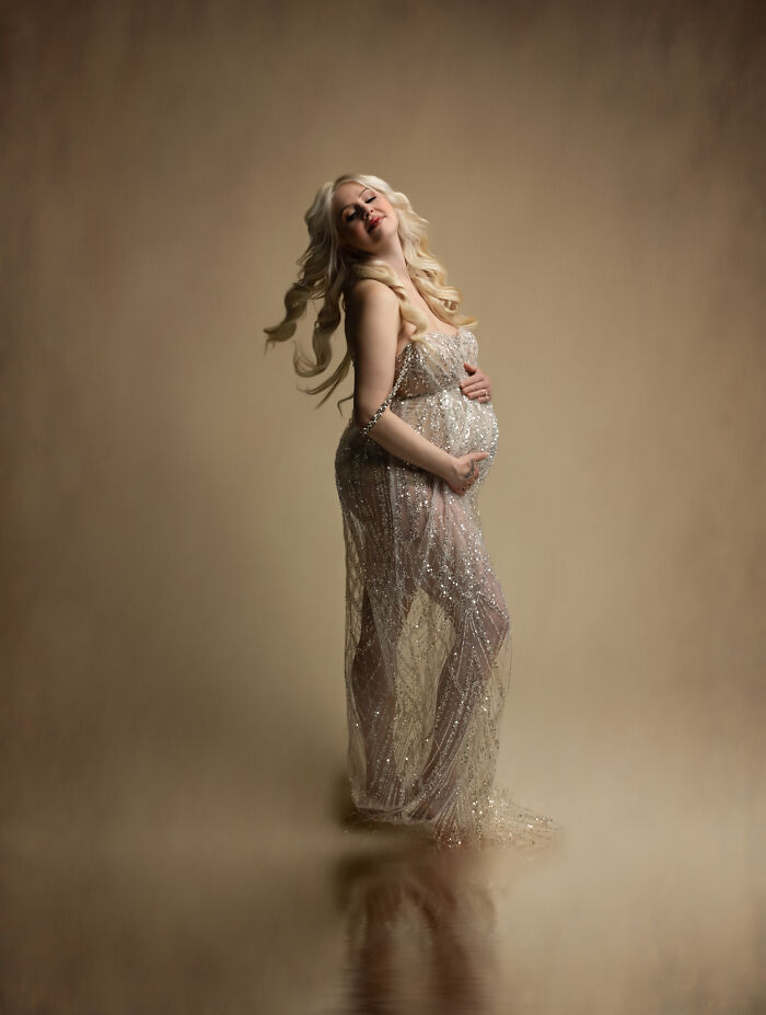 Choosing The Right Maternity Photographer For You (11 Pics)