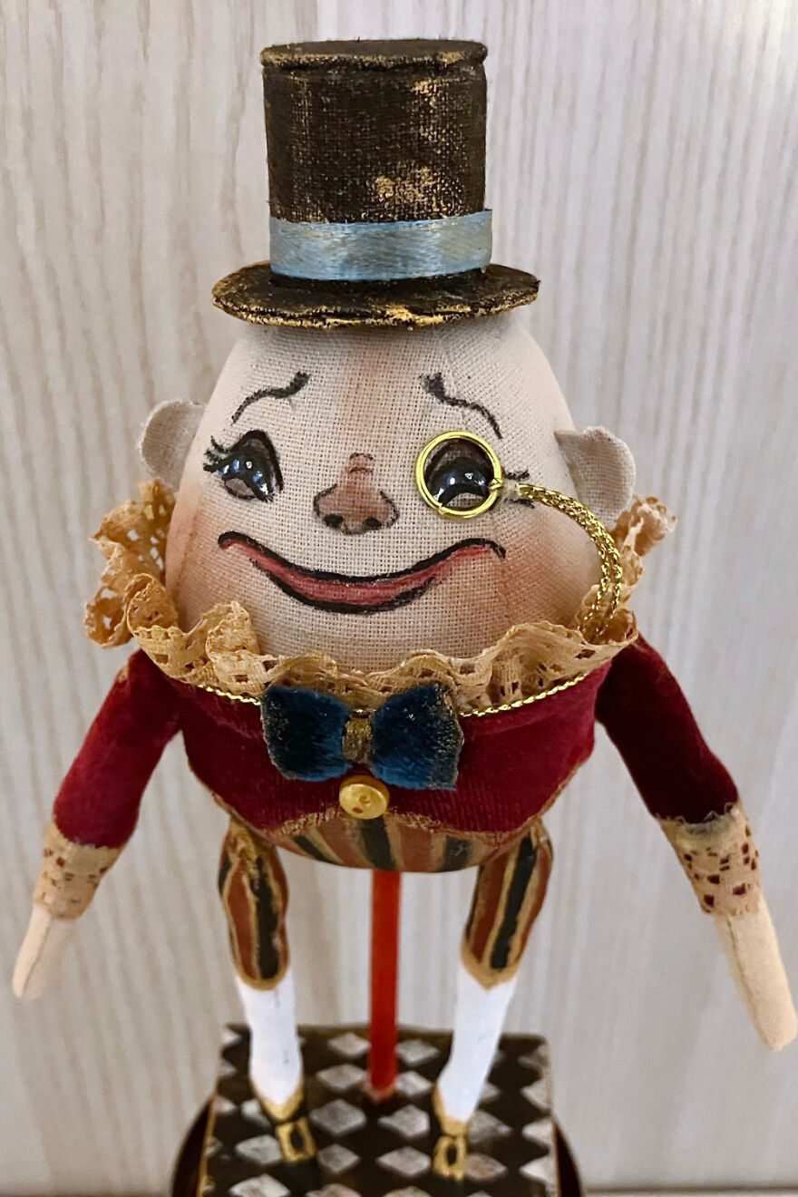 Humpty Dumpty Art Doll - Alice In Wonderland