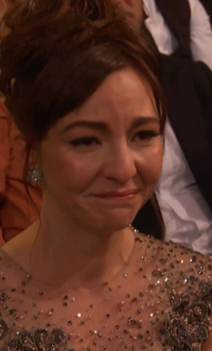 Daniel Radcliffe’s Girlfriend In Tears As He Thanks Her And Son While Accepting First Tony Award