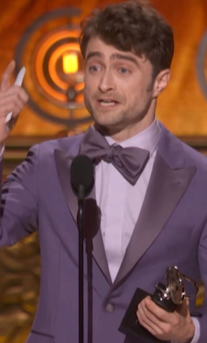 Daniel Radcliffe’s Girlfriend In Tears As He Thanks Her And Son While Accepting First Tony Award